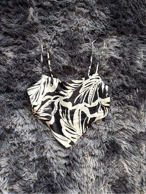 Black & White Abstract Print Handkerchief Hem Crop Top | Adjustable Straps